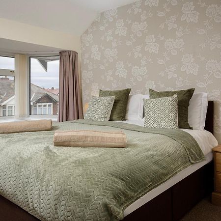 Arnside - Spacious 10-Bedroom Seaside Cottage Blackpool Kültér fotó