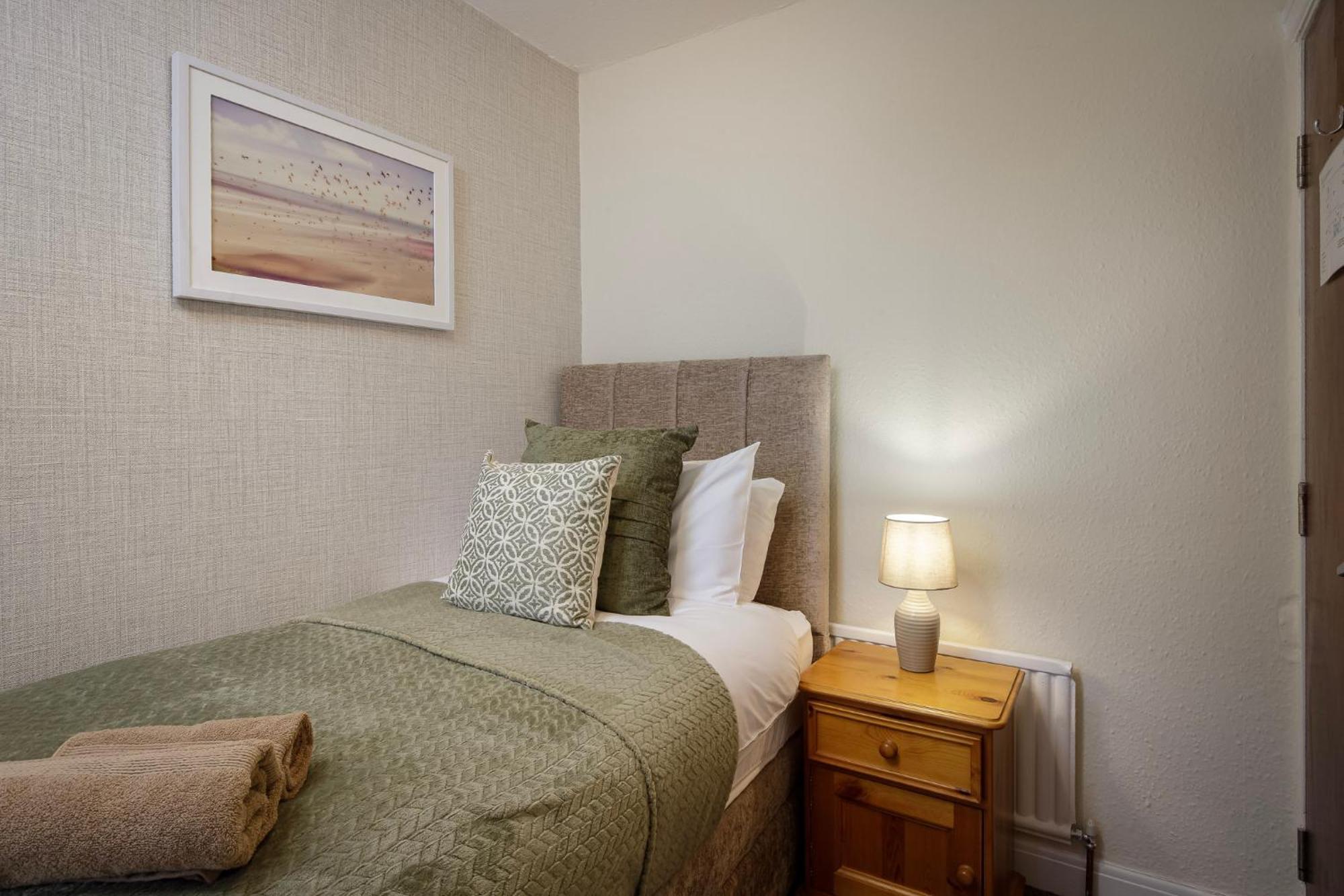 Arnside - Spacious 10-Bedroom Seaside Cottage Blackpool Kültér fotó