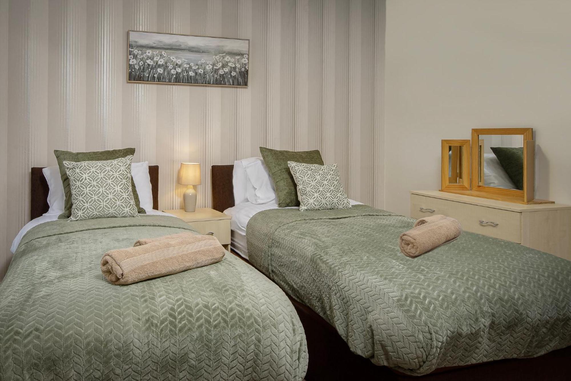 Arnside - Spacious 10-Bedroom Seaside Cottage Blackpool Kültér fotó
