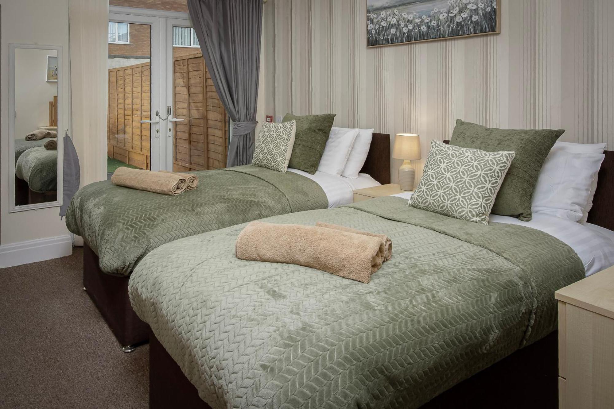 Arnside - Spacious 10-Bedroom Seaside Cottage Blackpool Kültér fotó