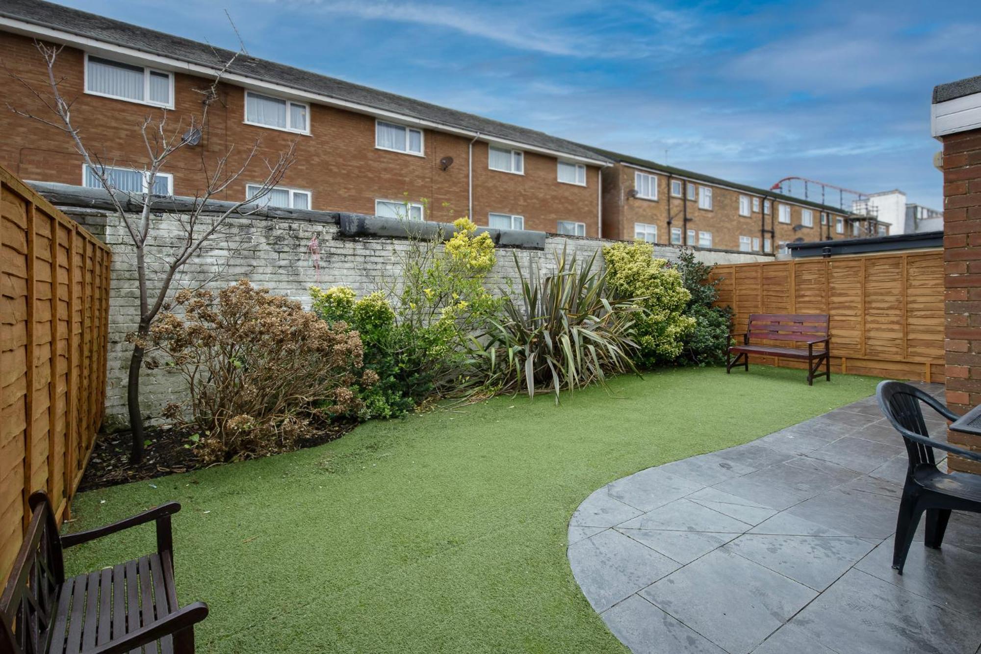 Arnside - Spacious 10-Bedroom Seaside Cottage Blackpool Kültér fotó