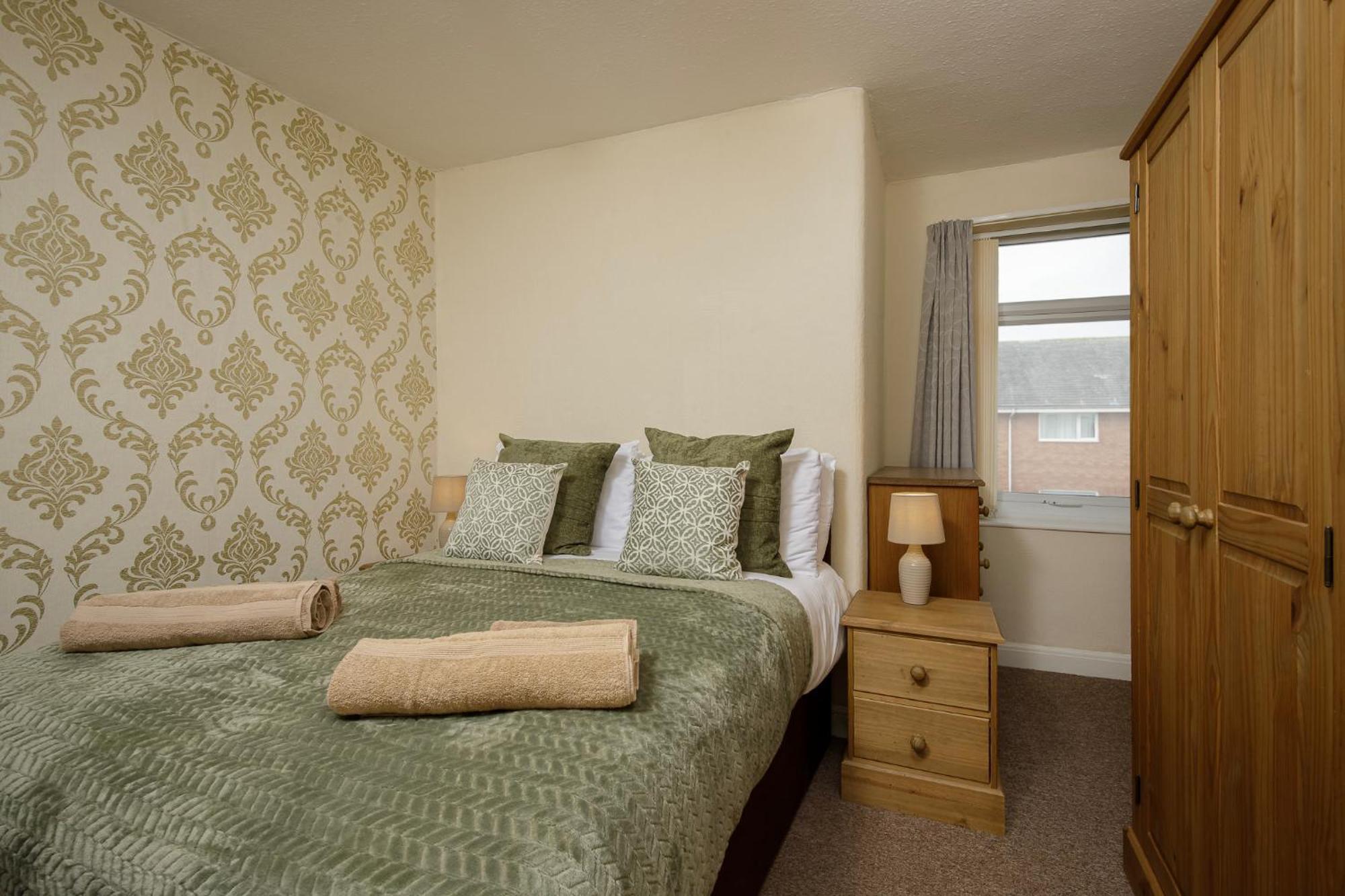 Arnside - Spacious 10-Bedroom Seaside Cottage Blackpool Kültér fotó